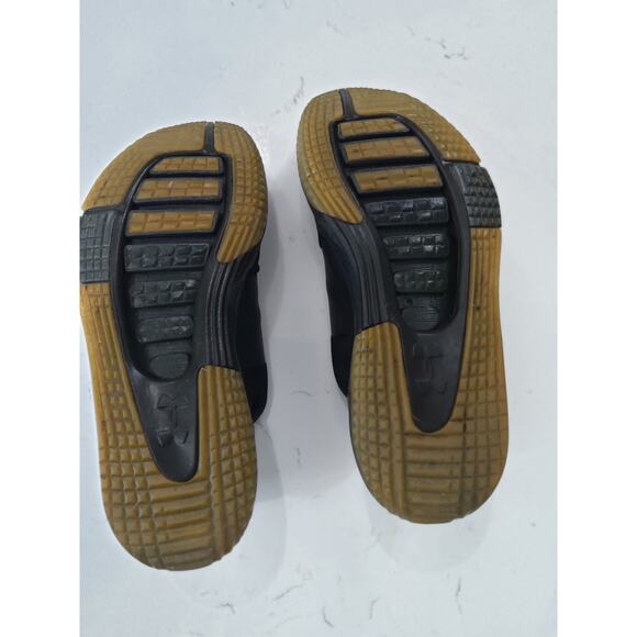 Under Armor black Speedform Amp 2.0 Men\'s sz 10 Athletic Shoes
